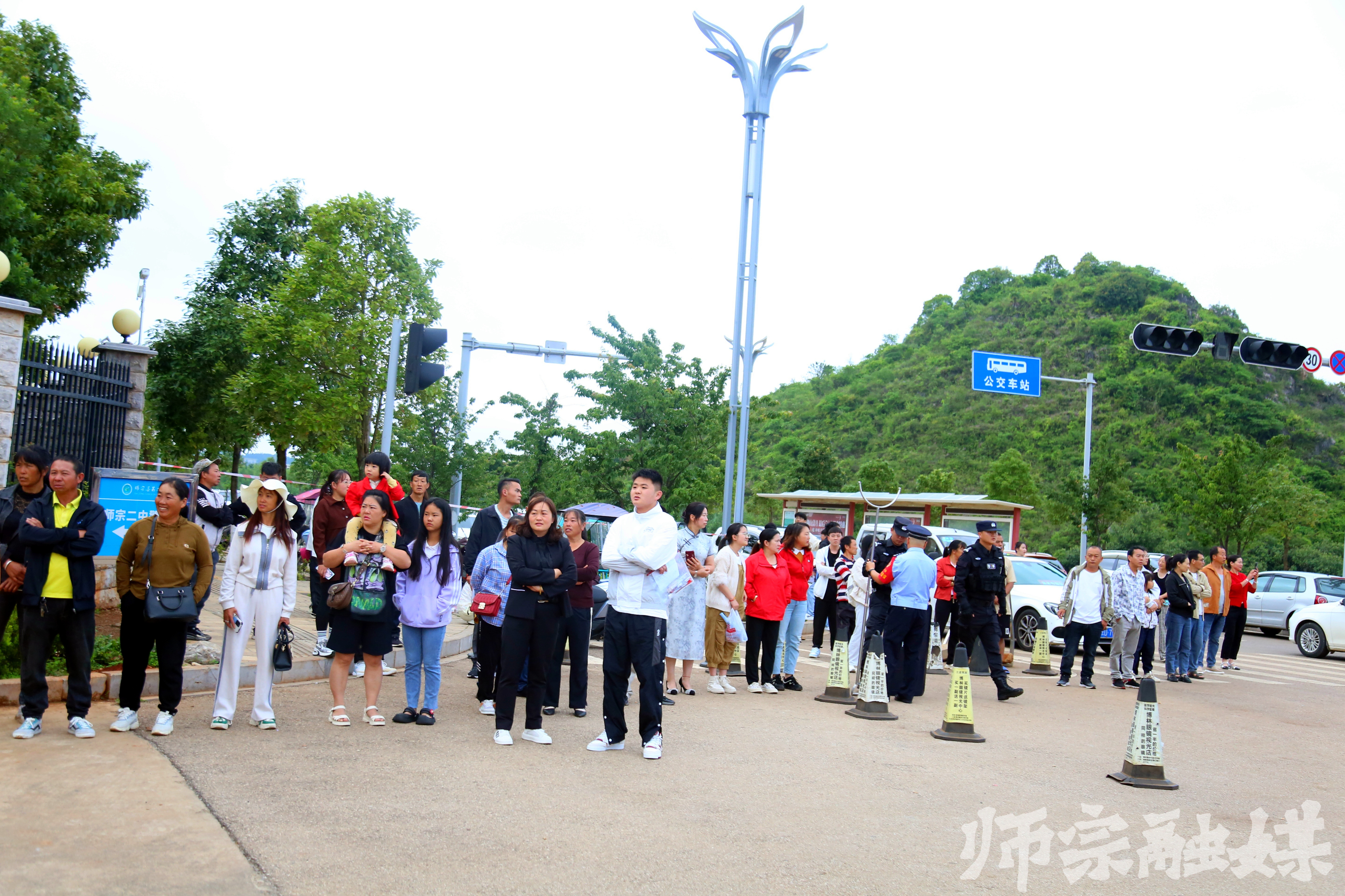 师宗县:4200余名考生奔赴考场